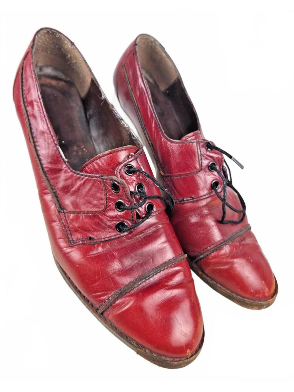 Avantique Red Leather Heeled Oxfords Size 7